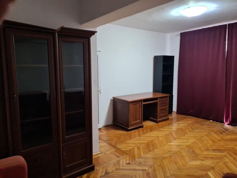 Piata Romana, coloane, 3 camere inchiriere